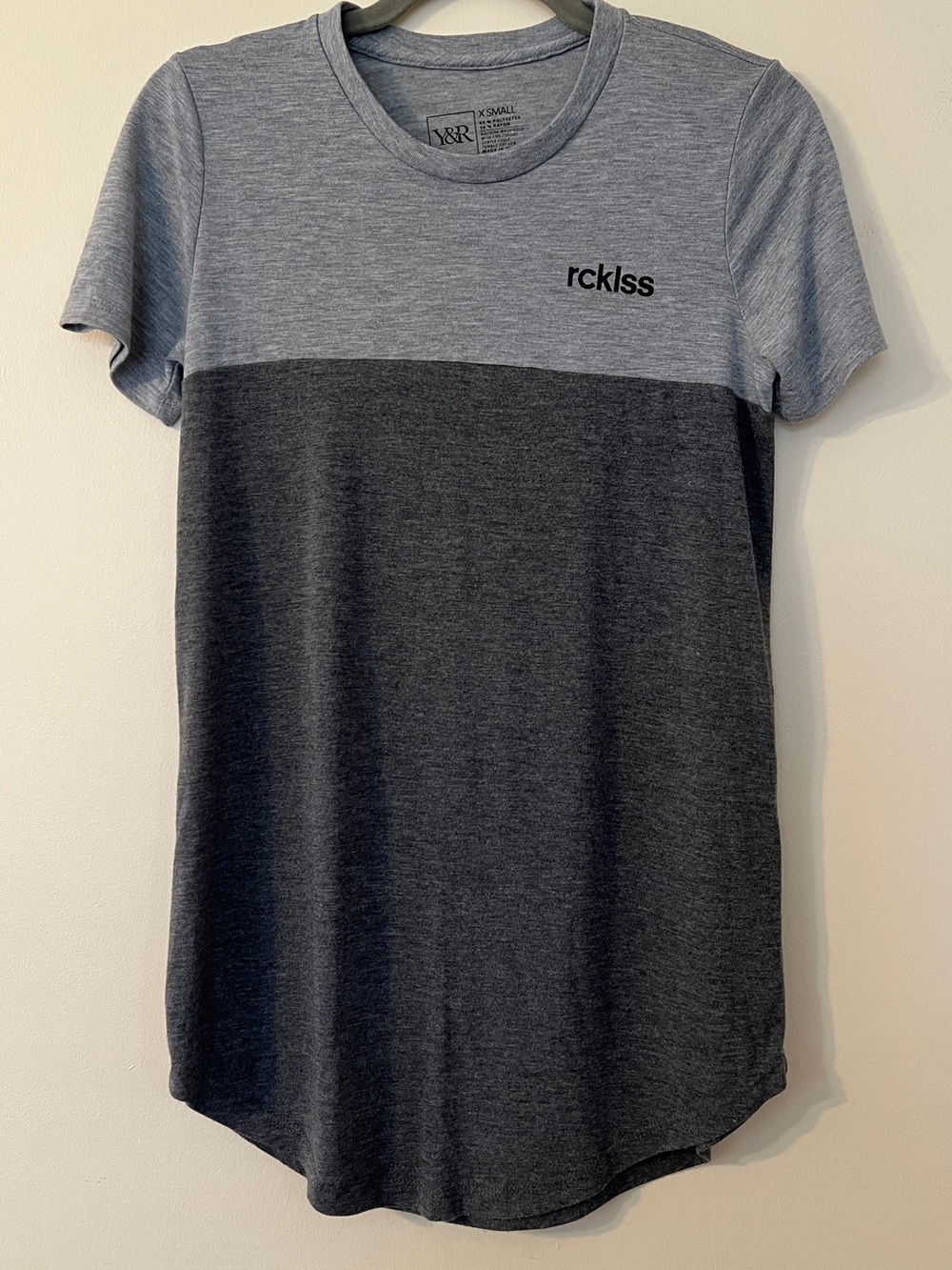 Young & Reckless RCKLSS Colorblock T-Shirt Gray XS Longline Curved Hem